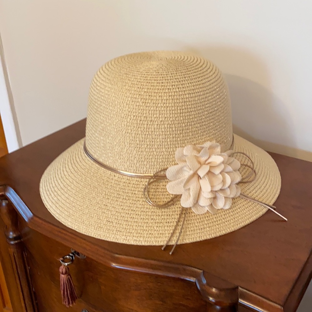 Gorgeous Summer Hat with Gold Trim and Flower NWOT